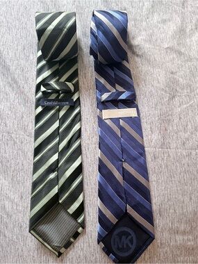 Michael Kors Blue and Silver Diagonal Stripe Silk Tie